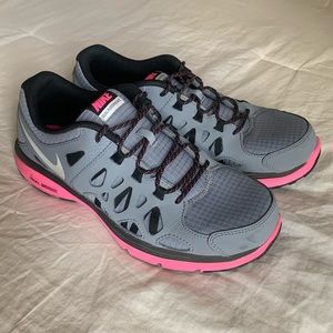 Nike Dual Fusion Run 2 l women’s size 7
